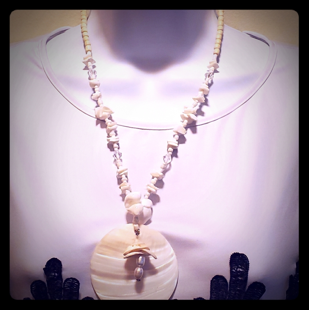 Women's shell statement necklace